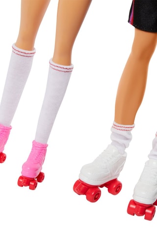 Boneca Barbie e Ken em patins Barbie® - A partir dos 3 anos