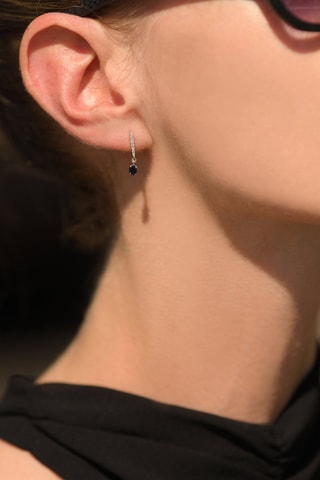 Boucles d'oreilles Nirriti Or blanc, diamants et saphir