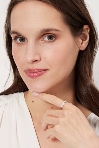 Bague Guipure 
Or blanc et diamants