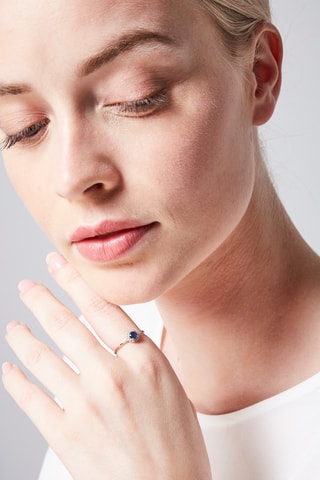 Bague Rond de saphir  Or blanc, saphir et diamants