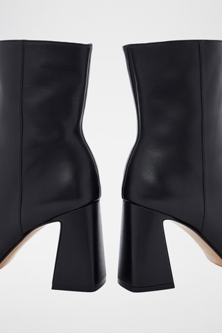 Kalfsleren Enkellaarzen Kiyana - Zwart