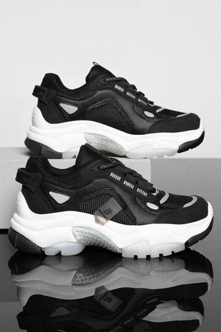 Sneakers com plataforma - Preto