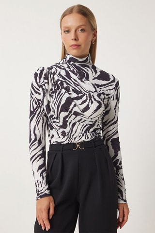 Top - Preto e branco