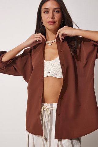 Camisa regular - Castanho