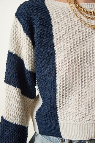 Camisola regular - Creme e azul marine