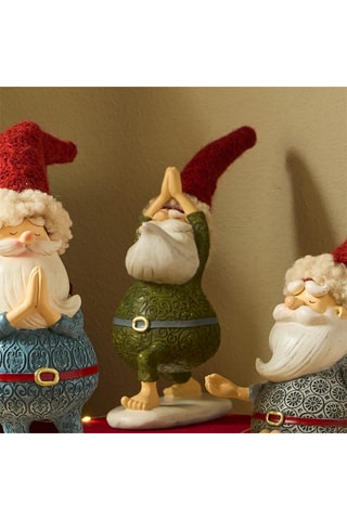 Père Noël salut au soleil Babbo Yoga - 7 x 13 x 22 cm - Kaki et rouge