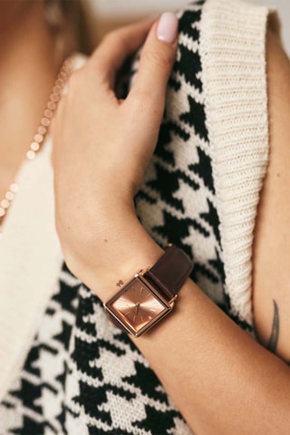 Coffret relógio de quartzo em couro, banhado íon ouro rosa e diamantes e colar Florence