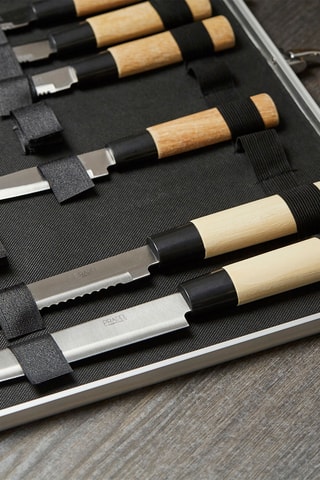 11 couteaux en acier inoxydable et hêtre