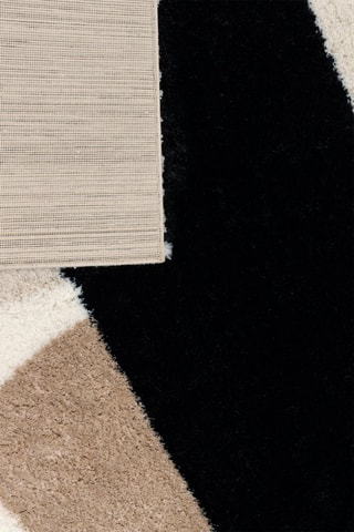 Tapete Karena Bege e preto