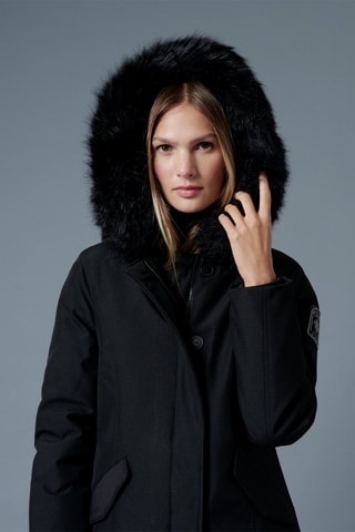 Parca com capuz Black Megeve Preto