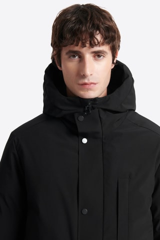 Parca com capuz - Preto