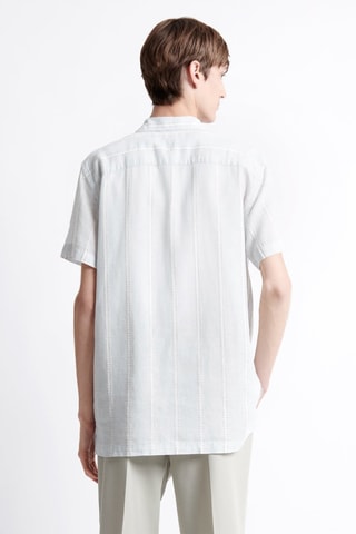 Camisa regular em linho - Azul-claro