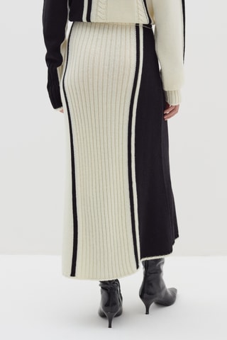 Saia comprida de lã - Branco e preto