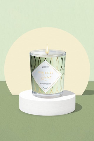 Bougie parfumée et collier Sous les frangipaniers