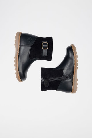 Botas de couro  
Preto