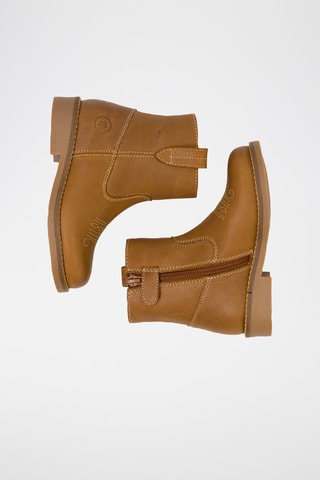 Sapatos em couro 
Camel