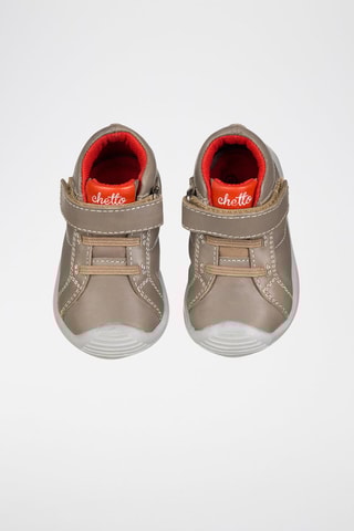 Sapatos em couro 
Cinzento