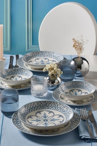 Service en porcelaine - 24 pièces