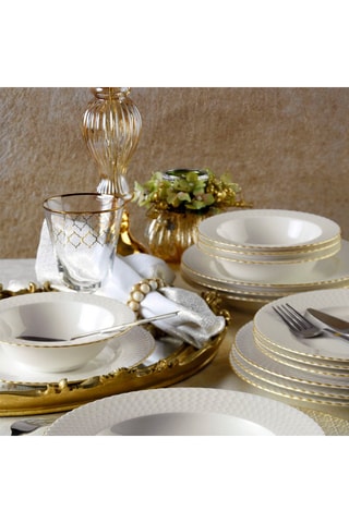 Service en porcelaine - 18 pièces