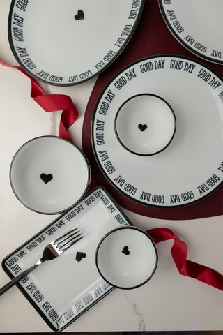 Service en porcelaine - 13 pièces