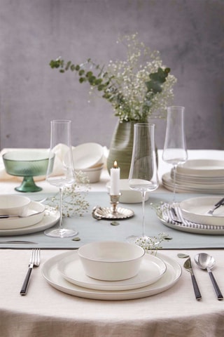 Service en porcelaine - 24 pièces