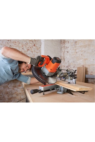 Scie à onglets - 2100 W