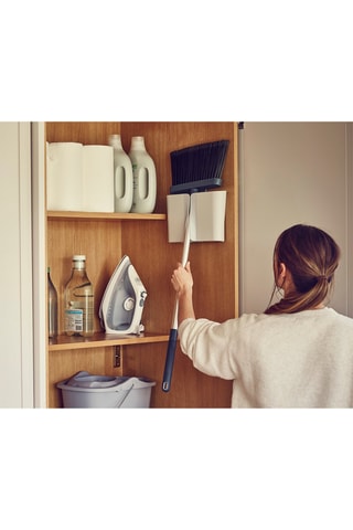 Muurbezem met stofbescherming CleanStore