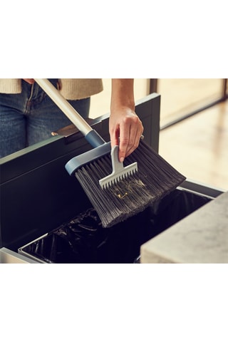 Muurbezem met stofbescherming CleanStore