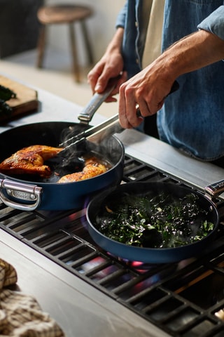 2 poêles revêtement céramique et 2 protection Space - 24 et 28 cm