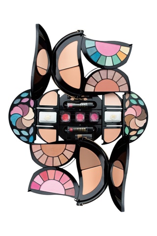 Kit de maquillage - Fards à paupières, rouges à lèvres, gloss, blush, poudres et accessoires