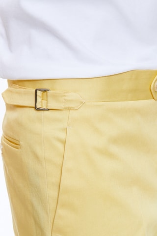 Getailleerde Chino - Pastelgeel