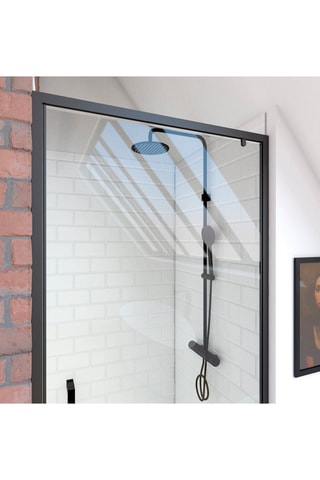 Paroi porte de douche pivotante 
Transparent et noir