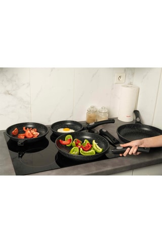 4 poêles - 20, 24, 28 et 30 cm