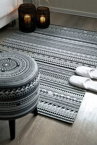 Pufe-baú Etnico Living - Preto e cru - Toque veludo