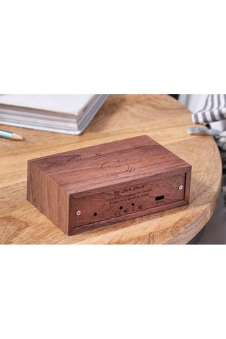 Despertador em nogueira Cube Click Clock Natural e verde