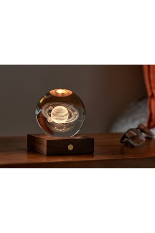 Candeeiro de mesa Saturno em madeira Amber  branco e transparente