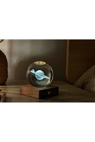 Candeeiro de mesa Saturno em madeira Amber  branco e transparente