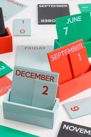 Houten Bureaukalender - Rood