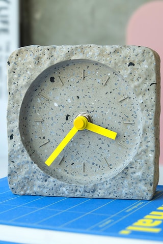 Klok - 10,5 x 10,5 x 3,5 cm - Grijs