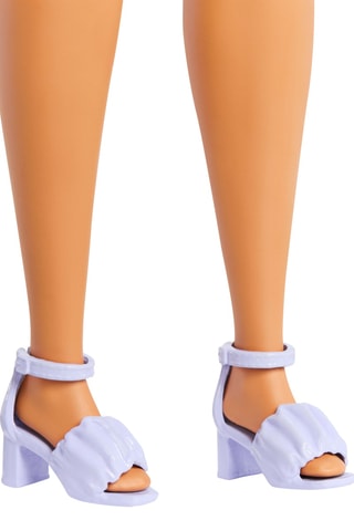 Boneca Fashionistas com vestido verde-hortelã e óculos Barbie - A partir dos 36 meses