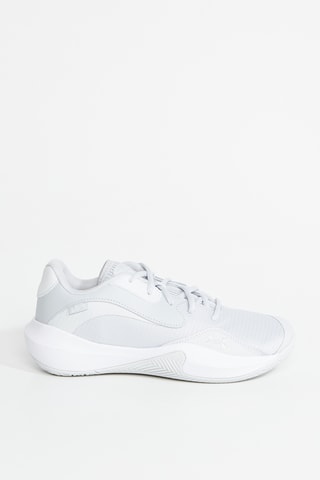 Chaussures de basketball - Gris clair