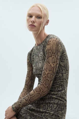 Robe maille filet en imprimé serpent - Gris