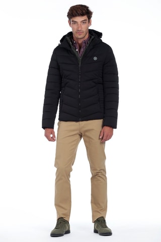 Blusão com capuz - Preto