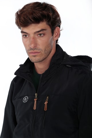 Corta-vento regular com capuz - Preto