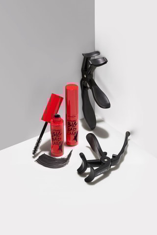 Revirador de pestanas Easy Grip Revlon® Confort + Contrôle™ - Preto