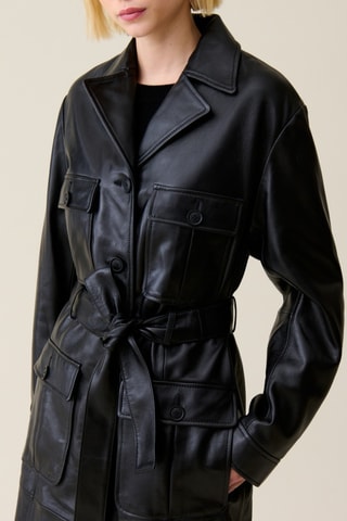 Sobretudo em em couro de cordeiro - Preto