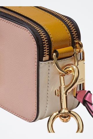 Sac bandoulière en cuir The Snapshot - Saumon et blanc