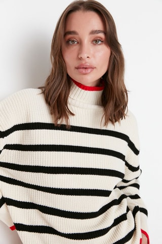 Camisola às riscas - Cru e preto