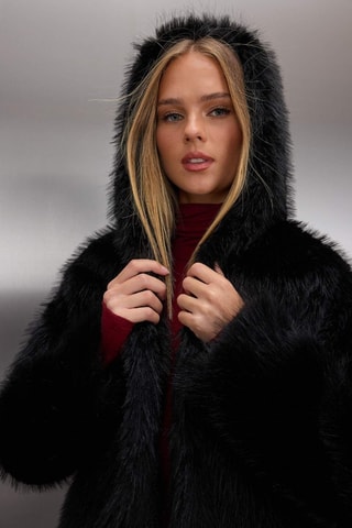 Casaco com capuz - Preto