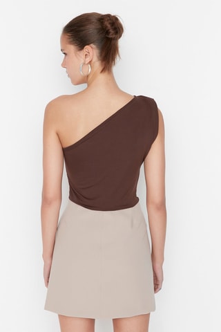 Body assimétrico Castanho